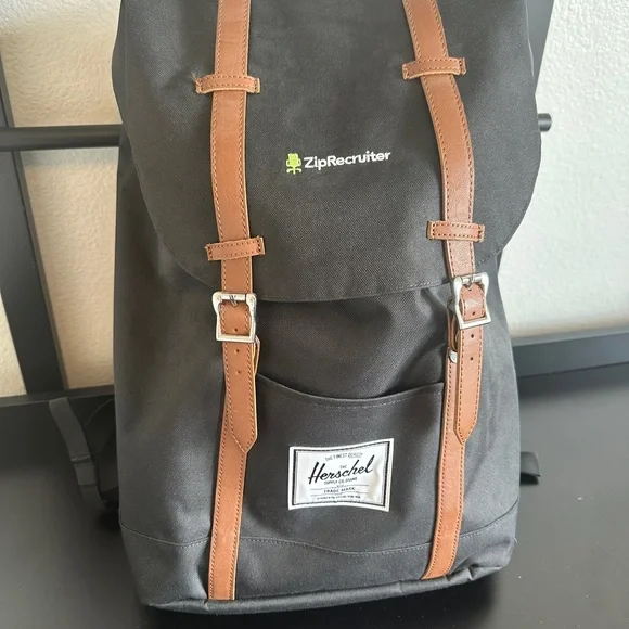 Herschel Supply Company | Bags | Herschel Supply Company  display picture 3